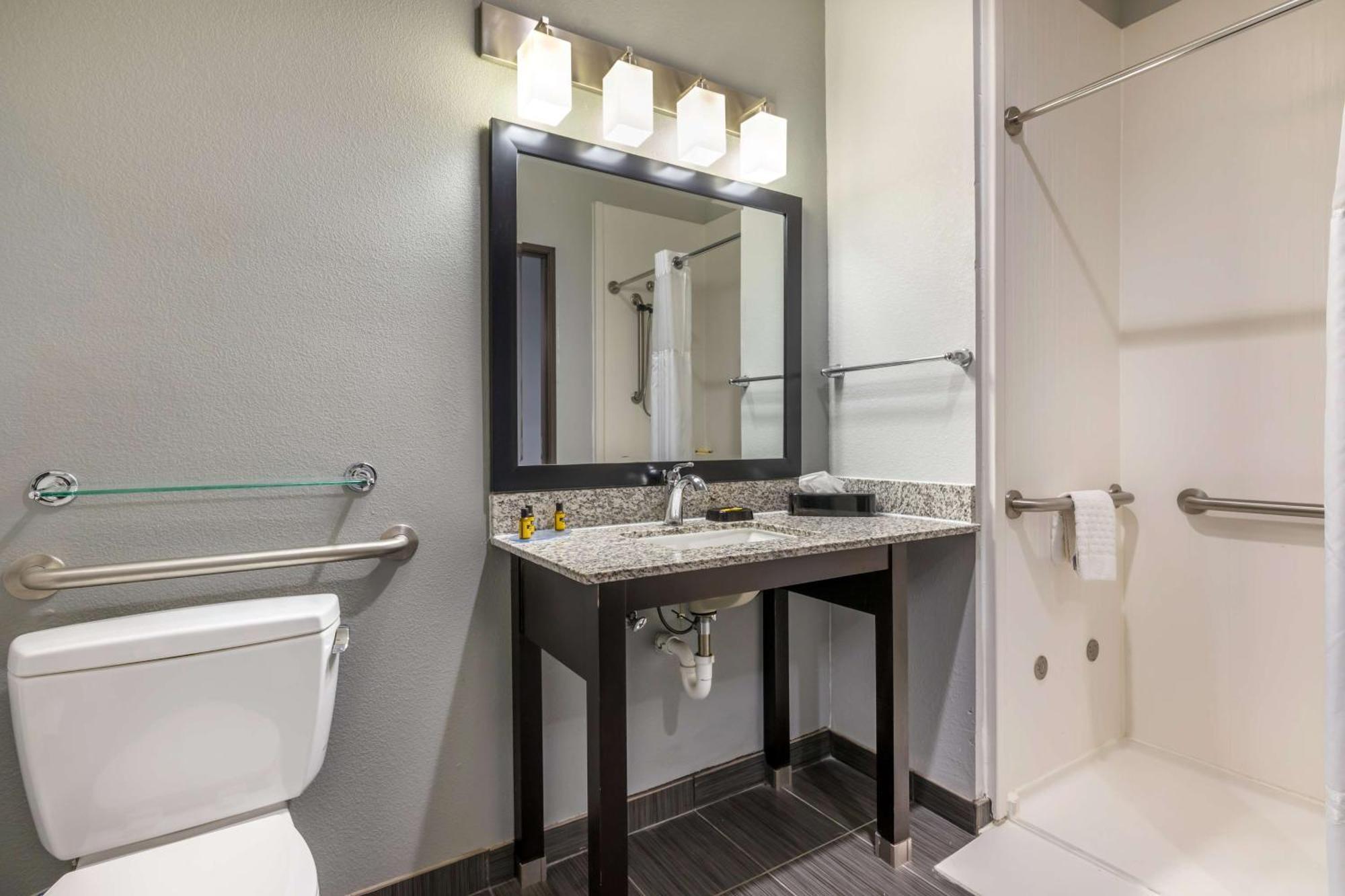 Best Western Plus Coweta'S 1St Hotel Экстерьер фото