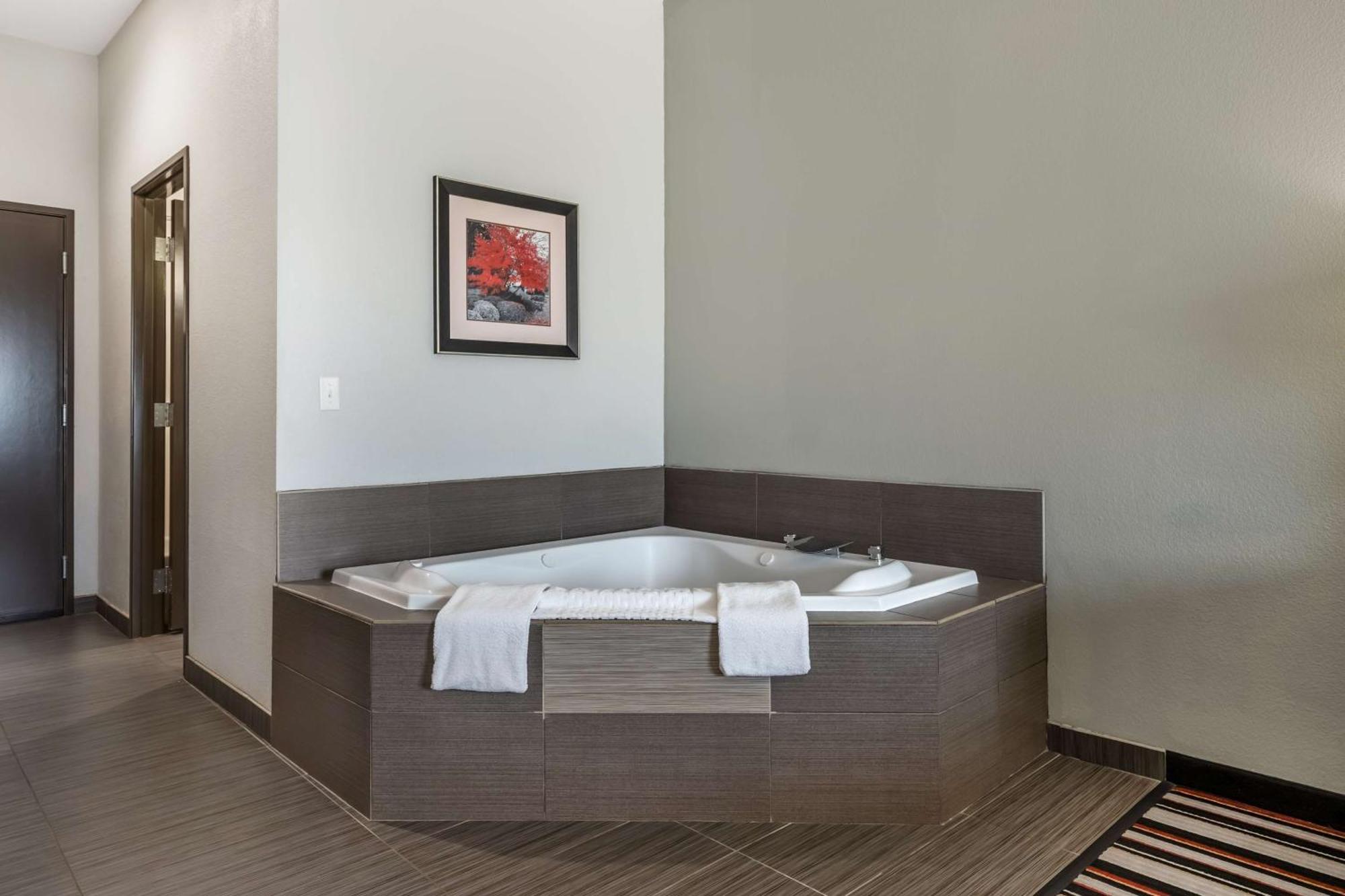 Best Western Plus Coweta'S 1St Hotel Экстерьер фото