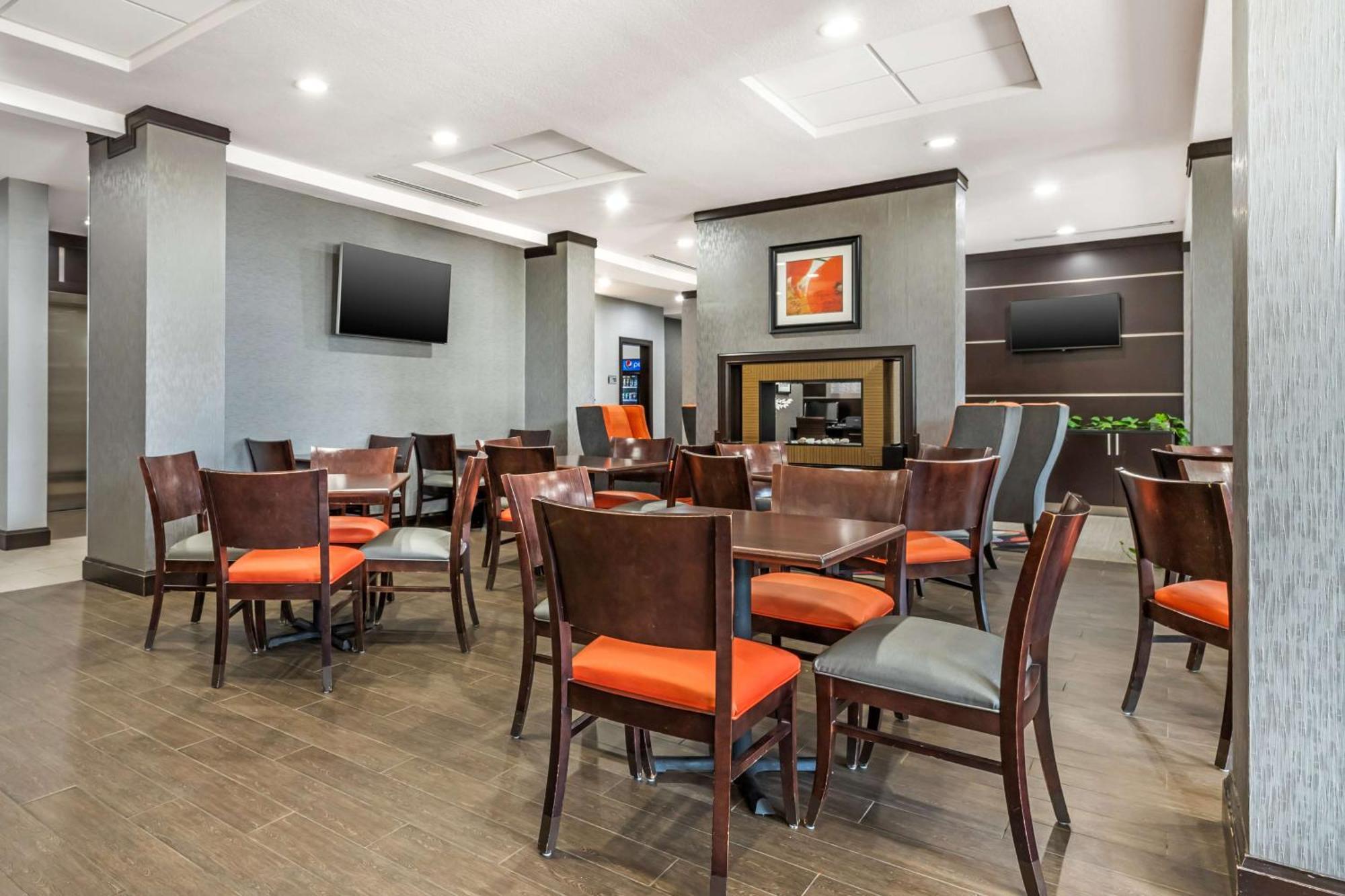 Best Western Plus Coweta'S 1St Hotel Экстерьер фото